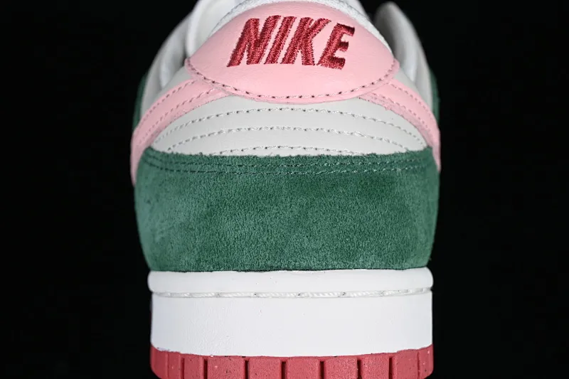 All Categories Nk SB Dunk Series Nk SB Dunk Low Low-top sneakers Nk Dunk Low "All Petals United" Sonorous Rose SB low-top casual sneakers FN8923-061